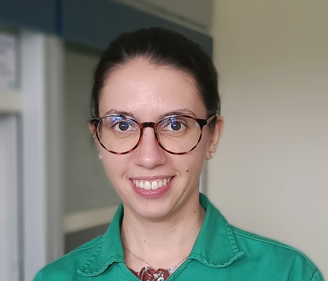 Dra. Larissa Pinheiro de Souza