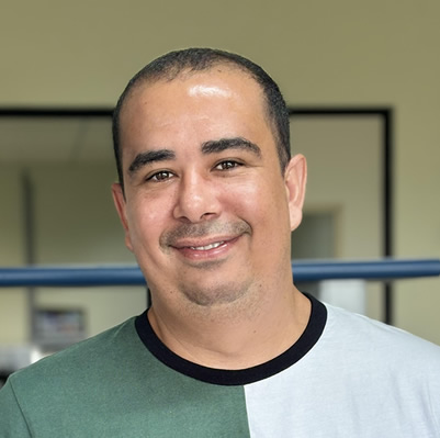 Dr. Tiago Roberto
