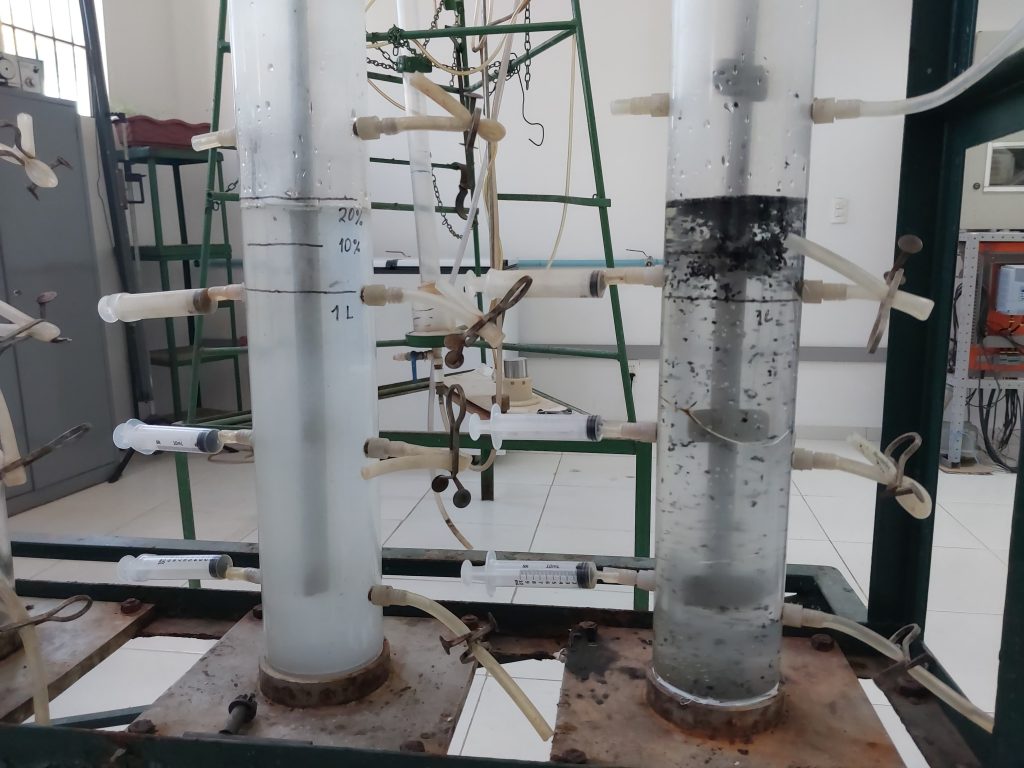 Novo método combina processos para tratar águas residuais do petróleo